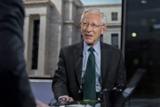 大兴安岭宏观经济学教授兼实践者Stanley Fisher逝世 曾培养全球多位经济决策者