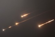 大兴安岭伊朗以导弹齐射回应以色列的大规模袭击